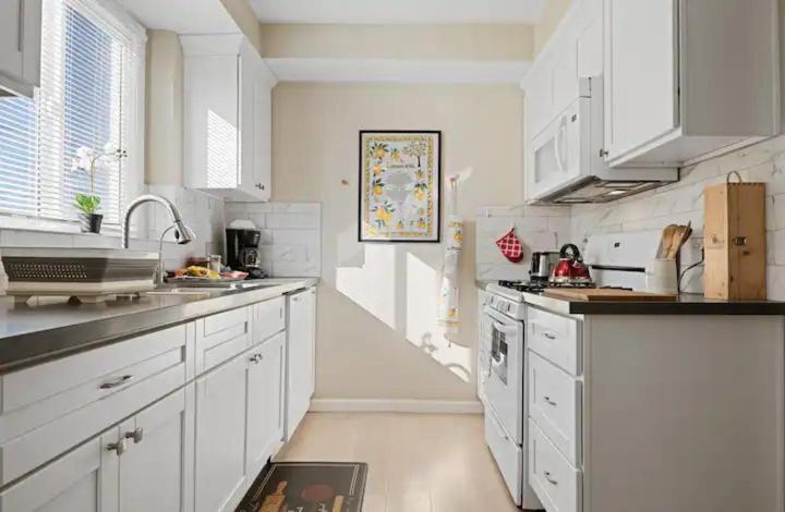 Spacious Centrally Located New 2 Bedroom Property! إنغليووود، لوس أنجليس، كاليفورنيا المظهر الخارجي الصورة
